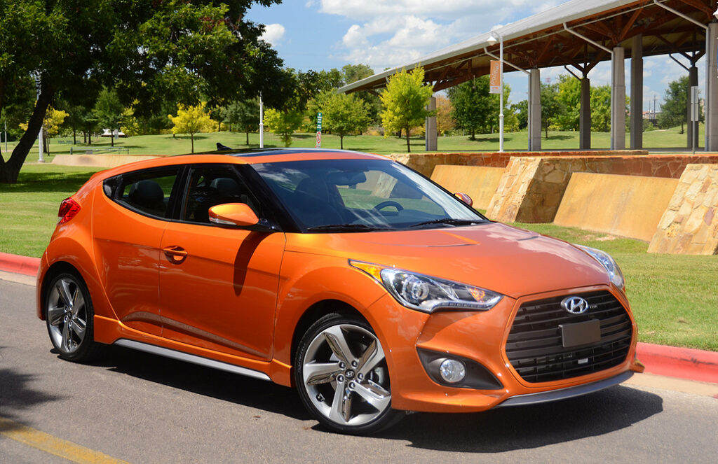 Hyundai Veloster: Lug Nut Size & Torque Specs