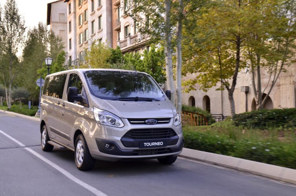 Ford Tourneo: Lug Nut Size & Torque Specs