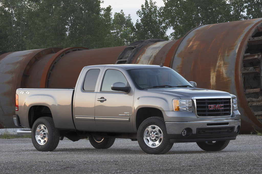 GMC Sierra 2500 Lug Nut Size & Torque Specs