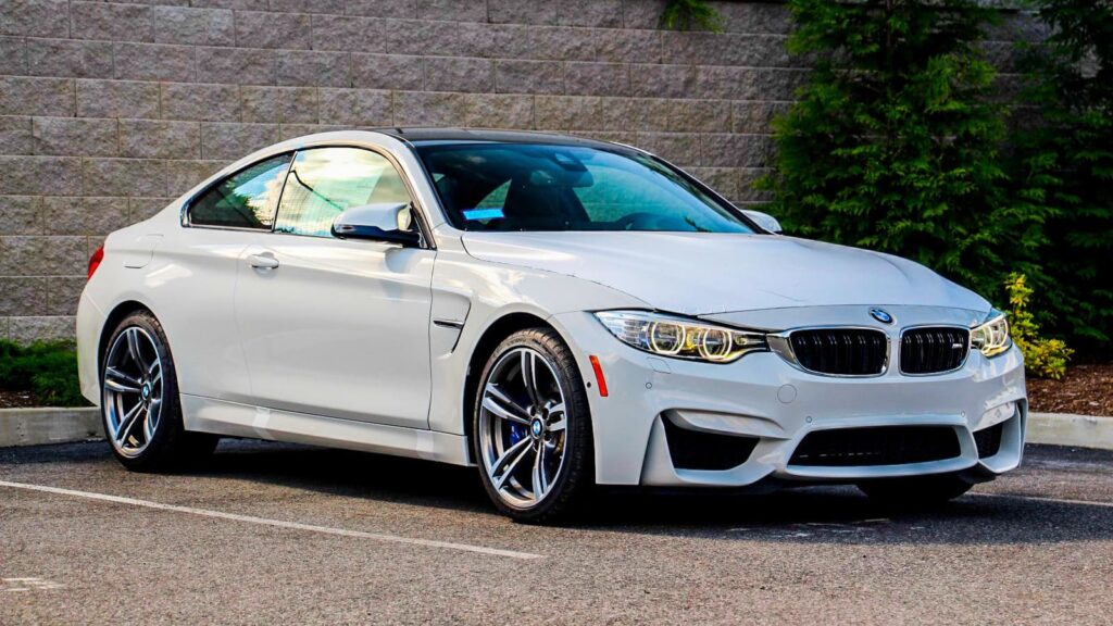 BMW M4 Lug Nut Size & Torque Specs