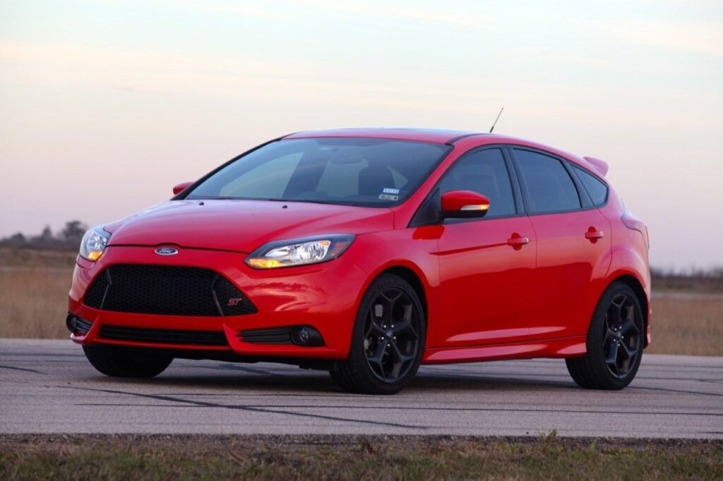 Ford Focus ST Lug Nut Size & Torque Specs