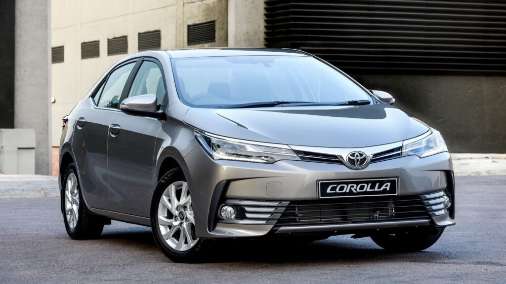 Toyota Corolla Lug Nut Size & Torque Specs