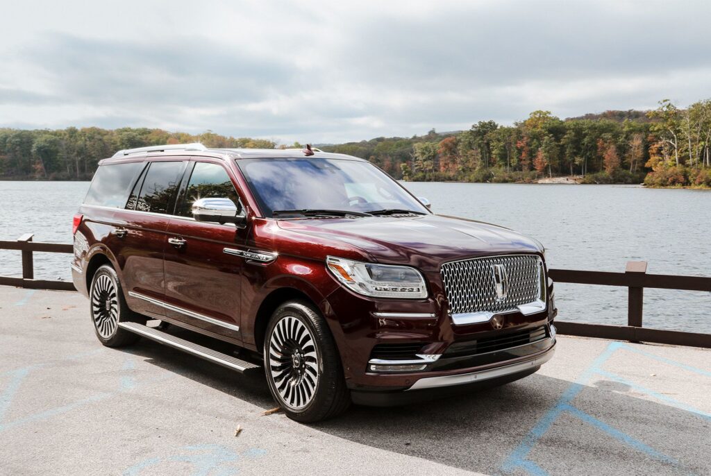 Lincoln Navigator Lug Nut Size & Torque Specs