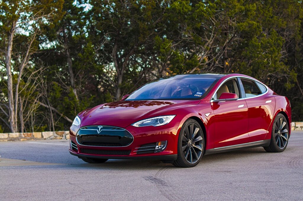 Tesla Model S Lug Nut Size & Torque Specs