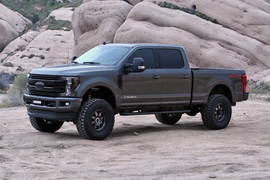 Ford F-250 Lug Nut Size & Torque Specs
