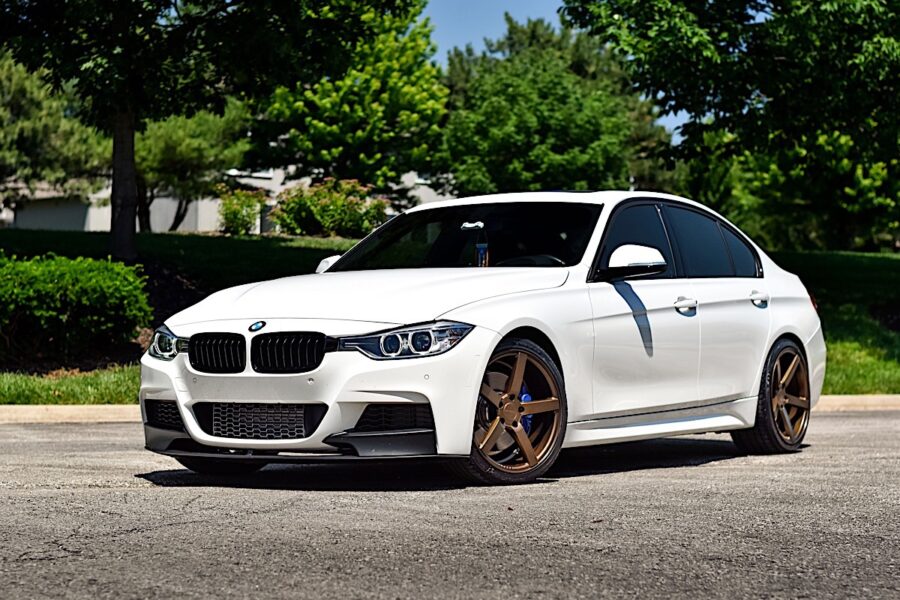 BMW 328i Lug Nut Size & Torque Specs