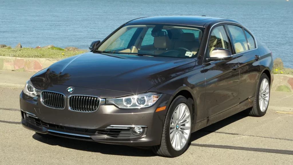BMW 328i Lug Nut Size & Torque Specs