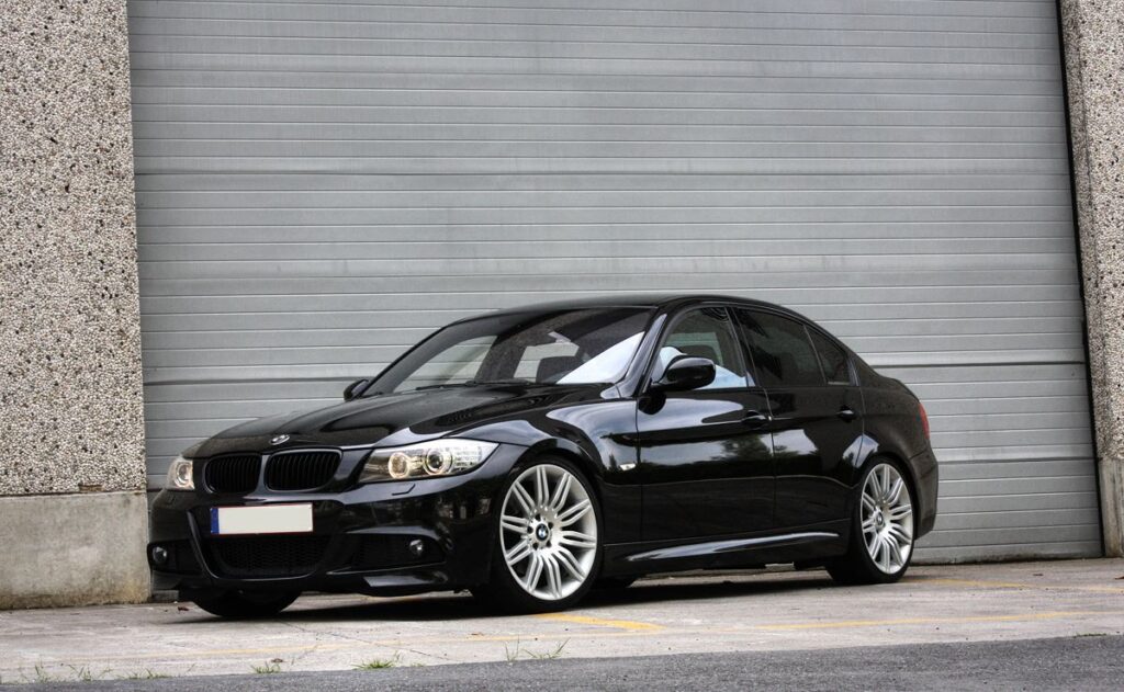 BMW E90 Lug Nut Size & Torque Specs