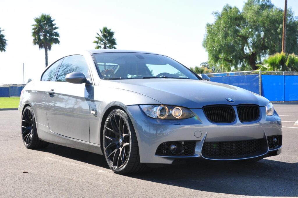 BMW 335i Lug Nut Size & Torque Specs